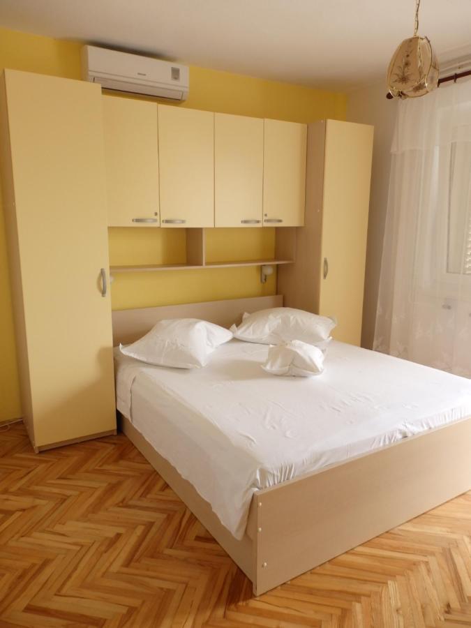 Apartmani Stipan Brela Exterior photo