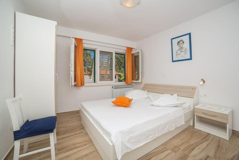 Apartmani Stipan Brela Exterior photo