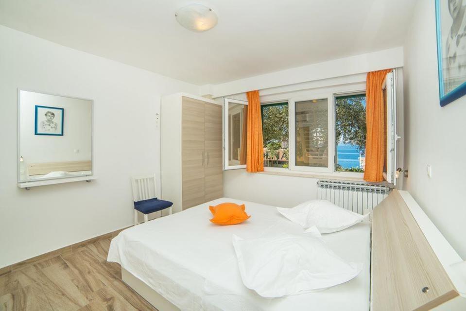 Apartmani Stipan Brela Exterior photo