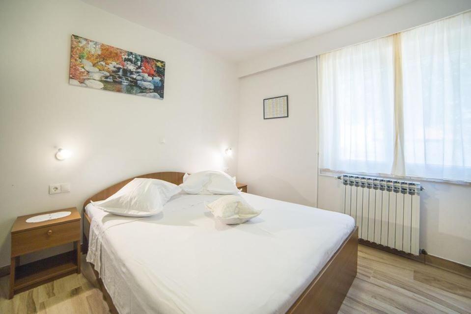 Apartmani Stipan Brela Exterior photo