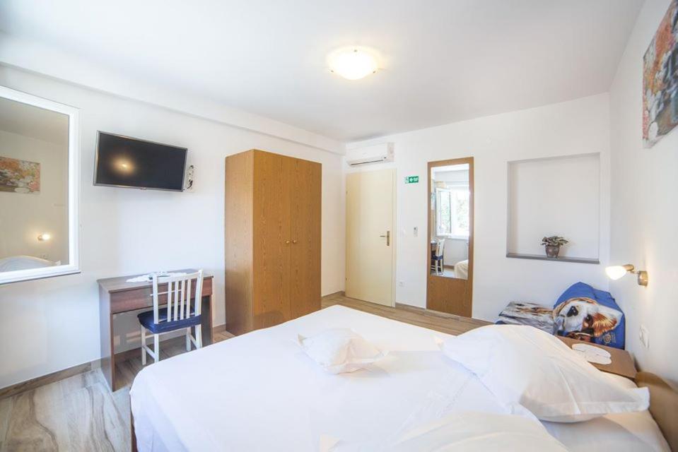 Apartmani Stipan Brela Exterior photo